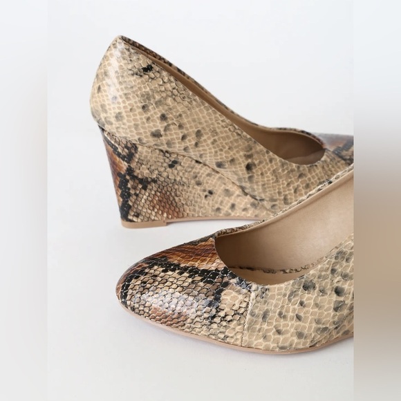 CL by Laundry Lindsi Natural Snake Print Wedge Pumps - Picture 3 of 4